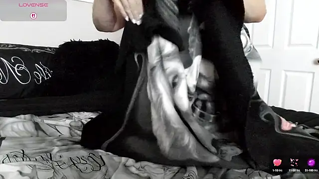 julimonroe online show from 17, 9, 2025