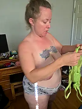 julimonroe online show from 8, 10, 2025