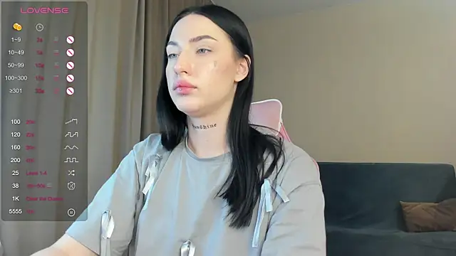 JenniferQueen11 online show from 9, 1, 2025