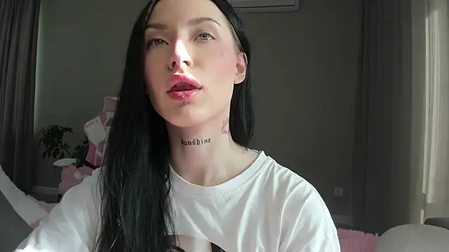 JenniferQueen11 online show from 14, 9, 2025