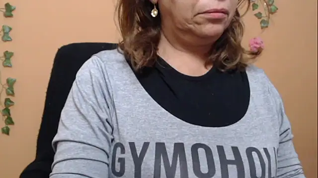 Snapshot of Hellensextits chatting on 5, 1, 2025 Hellensextits online show from 5, 1, 2025