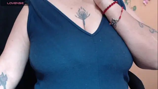 Snapshot of Hellensextits chatting on 28, 2, 2025 Hellensextits online show from 28, 2, 2025