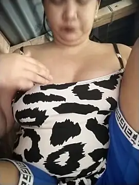 milkytitsmom4u online show from 18, 3, 2026