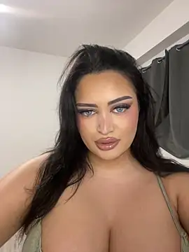 Snapshot of EmiliaPetrova chatting on 13, 11, 2025 EmiliaPetrova online show from 13, 11, 2025