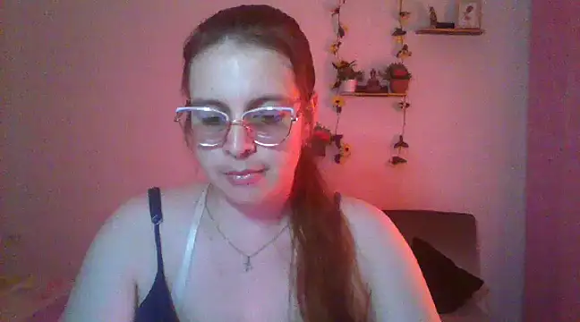 Snapshot of lorenitabella chatting on 8, 3, 2025 lorenitabella online show from 8, 3, 2025