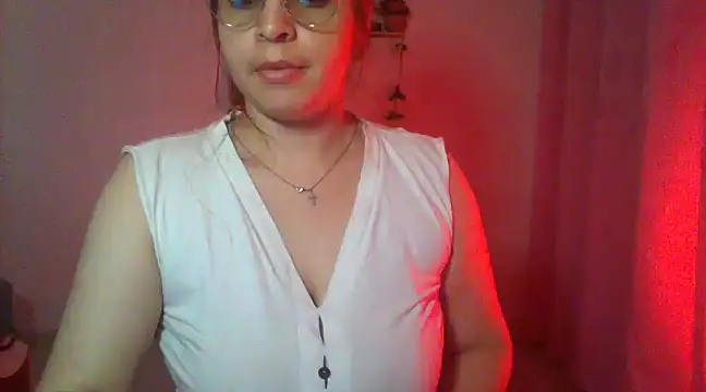 Snapshot of lorenitabella chatting on 19, 3, 2025 lorenitabella online show from 19, 3, 2025