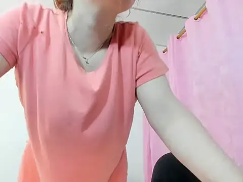 Snapshot of lorenitabella chatting on 13, 9, 2025 lorenitabella online show from 13, 9, 2025