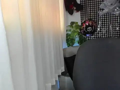 Snapshot of lorenitabella chatting on 31, 10, 2025 lorenitabella online show from 31, 10, 2025