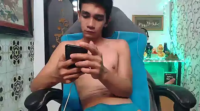 Snapshot of asianmaster27 chatting on 8, 1, 2025 asianmaster27 online show from 8, 1, 2025
