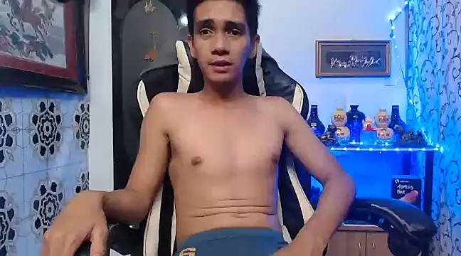 Snapshot of asianmaster27 chatting on 13, 1, 2025 asianmaster27 online show from 13, 1, 2025