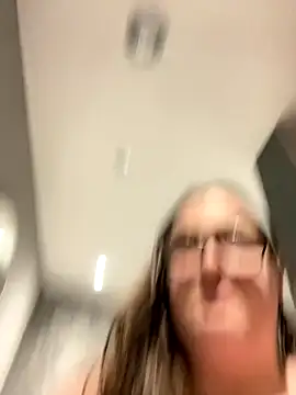 Rebecca Summer online show from 27, 11, 2025