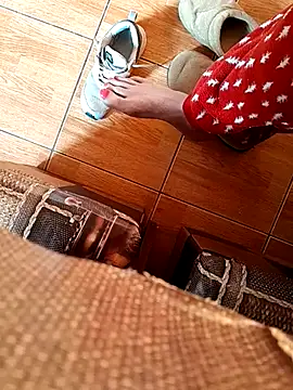 feet toes online show from 26, 2, 2025