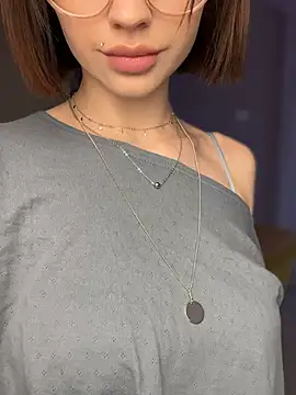 Camilla Railian online show from 3, 1, 2025