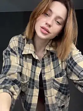 Camilla Railian online show from 5, 10, 2025