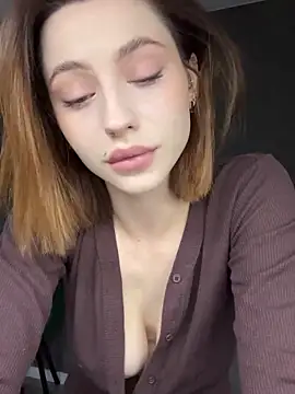 Camilla Railian online show from 12, 10, 2025