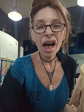 Snapshot of FrozenWaffle chatting on 1, 7, 2026 FrozenWaffle online show from 1, 7, 2026