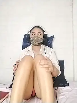 Snapshot of _Shimmerlyn_ chatting on 1, 3, 2025 Shimmerlyn online show from 1, 3, 2025