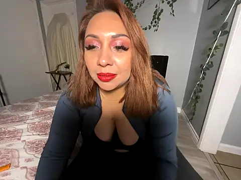 Snapshot of linalooove chatting on 19, 10, 2025 linalooove online show from 19, 10, 2025