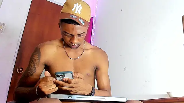 Snapshot of YeremiBrowm chatting on 23, 1, 2025 YeremiBrowm online show from 23, 1, 2025