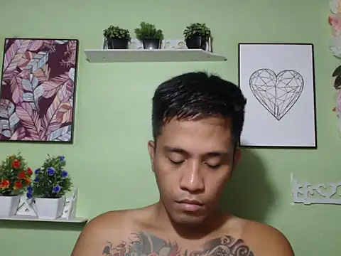 Snapshot of Thyler08 chatting on 19, 9, 2025 Thyler08 online show from 19, 9, 2025