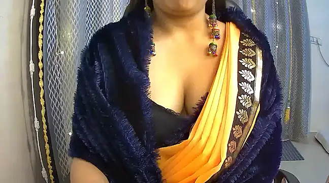 Snapshot of avav_love chatting on 5, 1, 2025 avav love online show from 5, 1, 2025