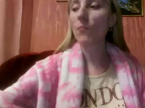 Snapshot of Biddy_Alana chatting on 9, 12, 2024 Biddy Alana online show from 9, 12, 2024