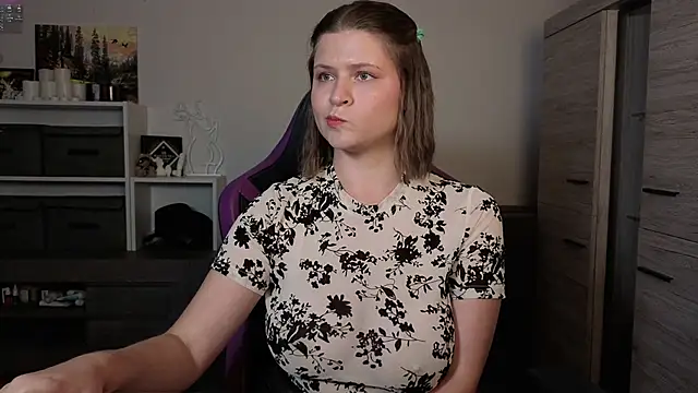 TinniAngel online show from 10, 9, 2025