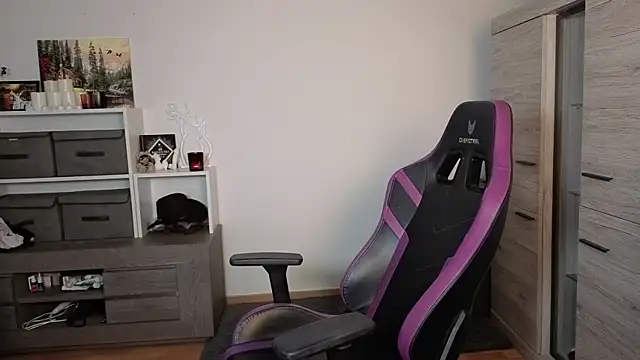 TinniAngel online show from 11, 9, 2025