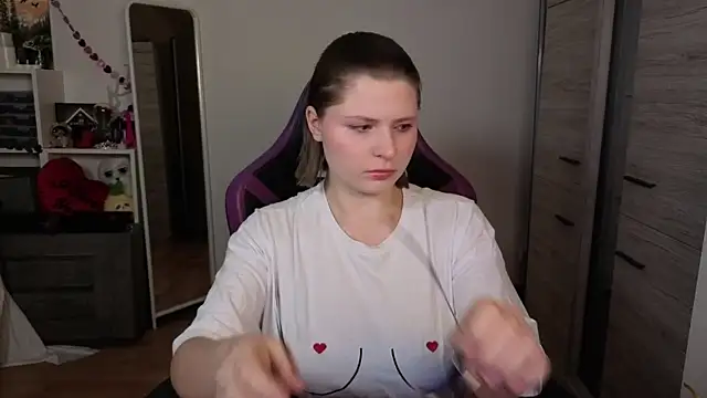 Snapshot of TinniAngel chatting on 8, 2, 2026 TinniAngel online show from 8, 2, 2026