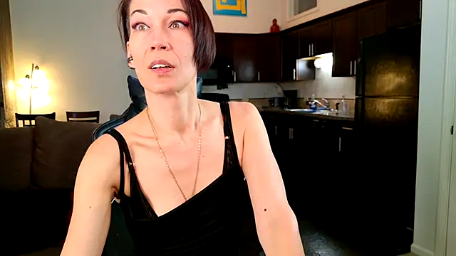 EveEnigma online show from 4, 3, 2025