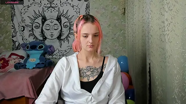 Cutie Adelia online show from 18, 12, 2024