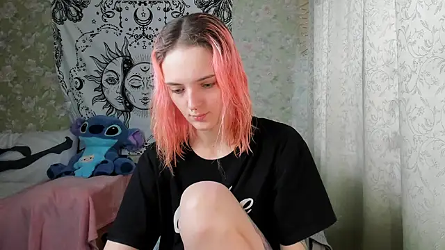 Cutie Adelia online show from 25, 1, 2025