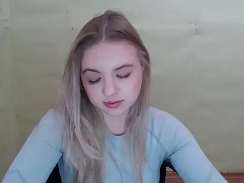 Snapshot of CrazyGloria chatting on 2, 12, 2024 CrazyGloria online show from 2, 12, 2024