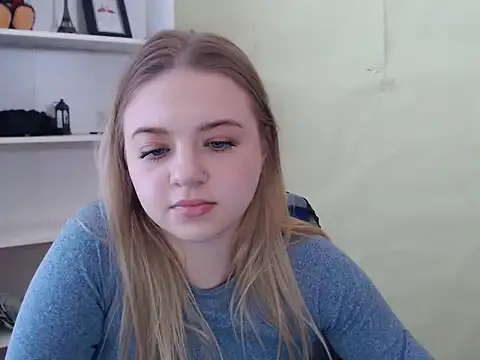 Snapshot of CrazyGloria chatting on 8, 2, 2025 CrazyGloria online show from 8, 2, 2025