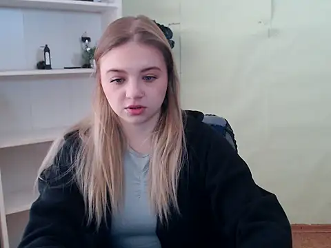 Snapshot of CrazyGloria chatting on 21, 2, 2025 CrazyGloria online show from 21, 2, 2025