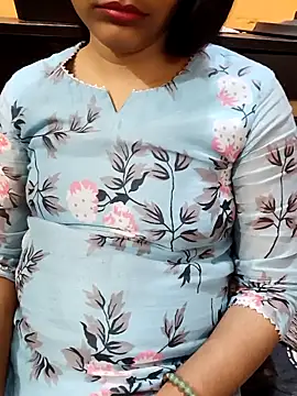 Snapshot of Diya_143 chatting on 8, 3, 2025 Diya 143 online show from 8, 3, 2025