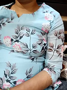 Snapshot of Diya_143 chatting on 8, 3, 2025 Diya 143 online show from 8, 3, 2025