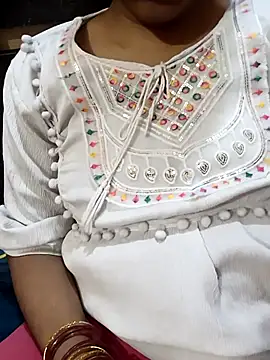 Snapshot of Diya_143 chatting on 28, 9, 2025 Diya 143 online show from 28, 9, 2025