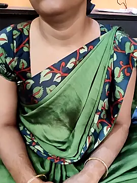 Snapshot of Diya_143 chatting on 10, 10, 2025 Diya 143 online show from 10, 10, 2025