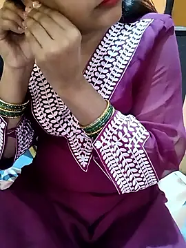 Snapshot of Diya_143 chatting on 6, 11, 2025 Diya 143 online show from 6, 11, 2025