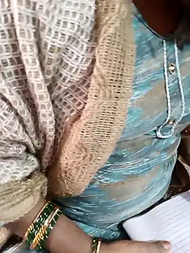 Snapshot of Diya_143 chatting on 15, 11, 2025 Diya 143 online show from 15, 11, 2025