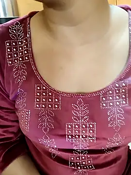 Snapshot of Diya_143 chatting on 18, 11, 2025 Diya 143 online show from 18, 11, 2025