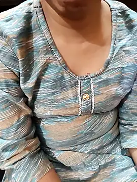 Snapshot of Diya_143 chatting on 21, 11, 2025 Diya 143 online show from 21, 11, 2025