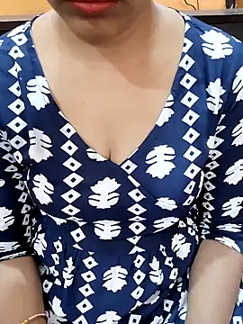 Snapshot of Diya_143 chatting on 22, 11, 2025 Diya 143 online show from 22, 11, 2025