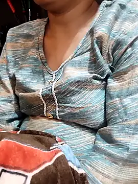 Snapshot of Diya_143 chatting on 25, 11, 2025 Diya 143 online show from 25, 11, 2025