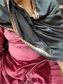 Snapshot of Diya_143 chatting on 26, 11, 2025 Diya 143 online show from 26, 11, 2025