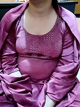 Snapshot of Diya_143 chatting on 2, 12, 2025 Diya 143 online show from 2, 12, 2025