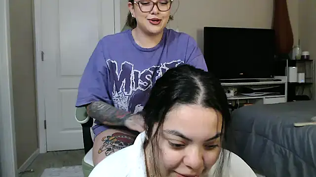 nativepumpkin95 online show from 17, 1, 2025