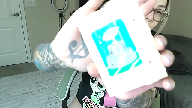 nativepumpkin95 online show from 21, 1, 2025