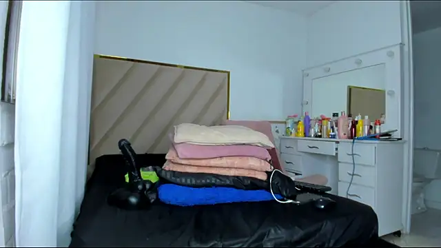 Niki Kerr online show from 20, 9, 2025